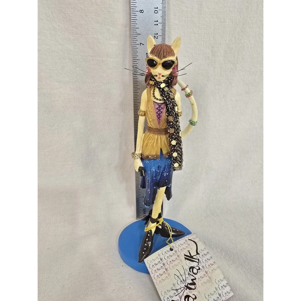 Catwalk Fashion Cat Figurine, 13806,‎ Westland Giftware, 2005. EUC